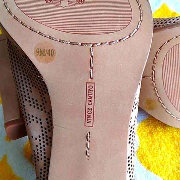 NWOT Vince Camuta  Heels 9m - Picture 5 of 10